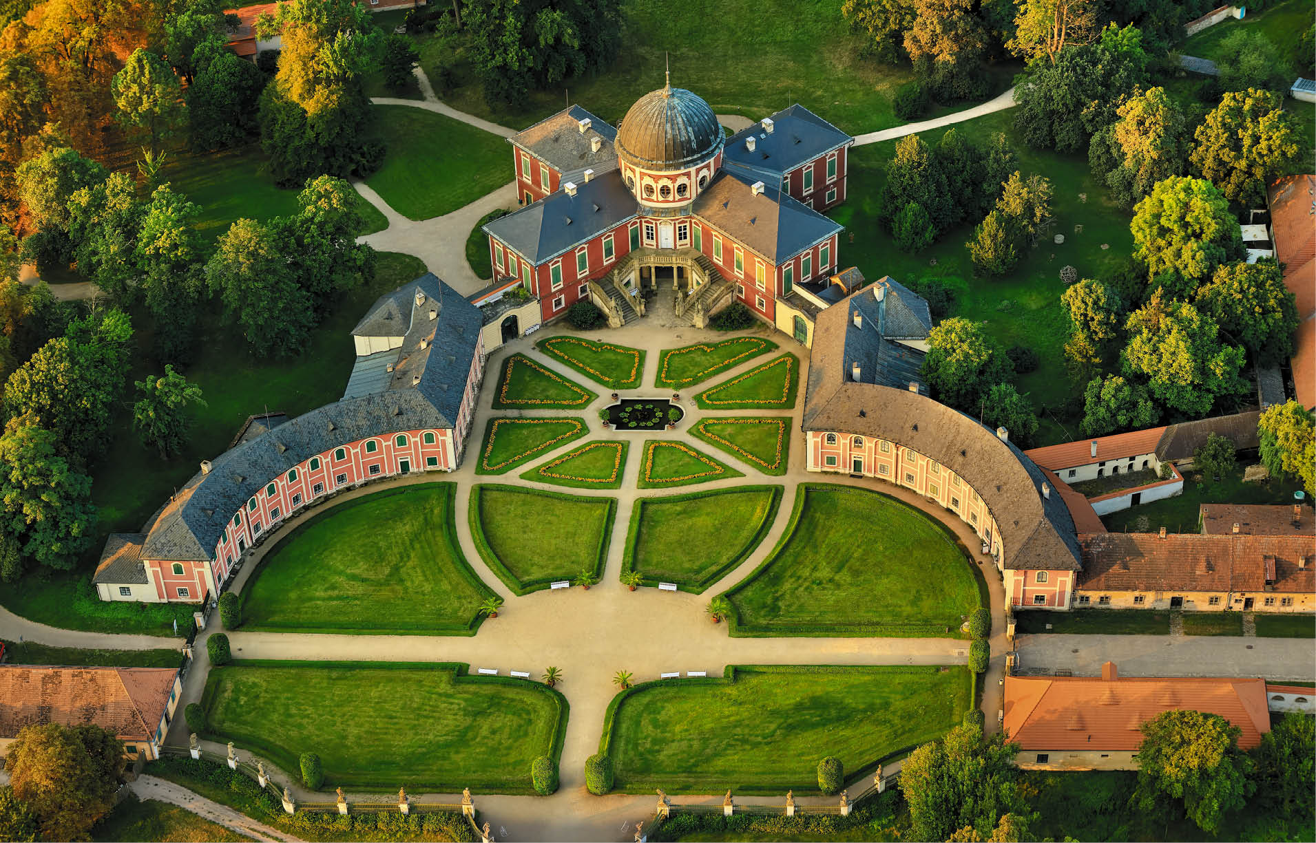 Kniha NP “PAM TKY LETECKY - Libor Sv  ek" - 1. vyd n  2024, Photographer: Libor Svacek; box@fotosvacek.cz; Mobile: +420 602428001