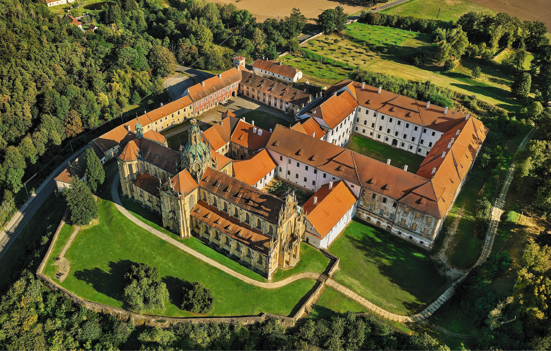 Kniha NP “PAM TKY LETECKY - Libor Sv  ek" - 1. vyd n  2024, Photographer: Libor Svacek; box@fotosvacek.cz; Mobile: +420 602428001