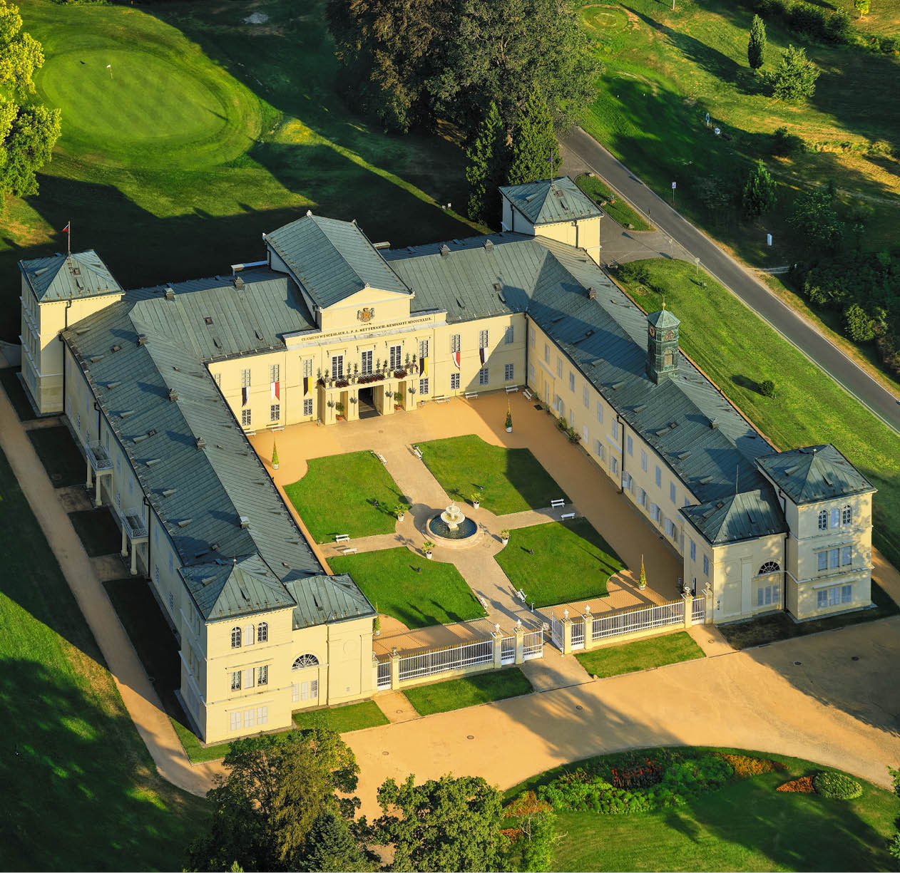 Kniha NP “PAM TKY LETECKY - Libor Sv  ek" - 1. vyd n  2024, Photographer: Libor Svacek; box@fotosvacek.cz; Mobile: +420 602428001