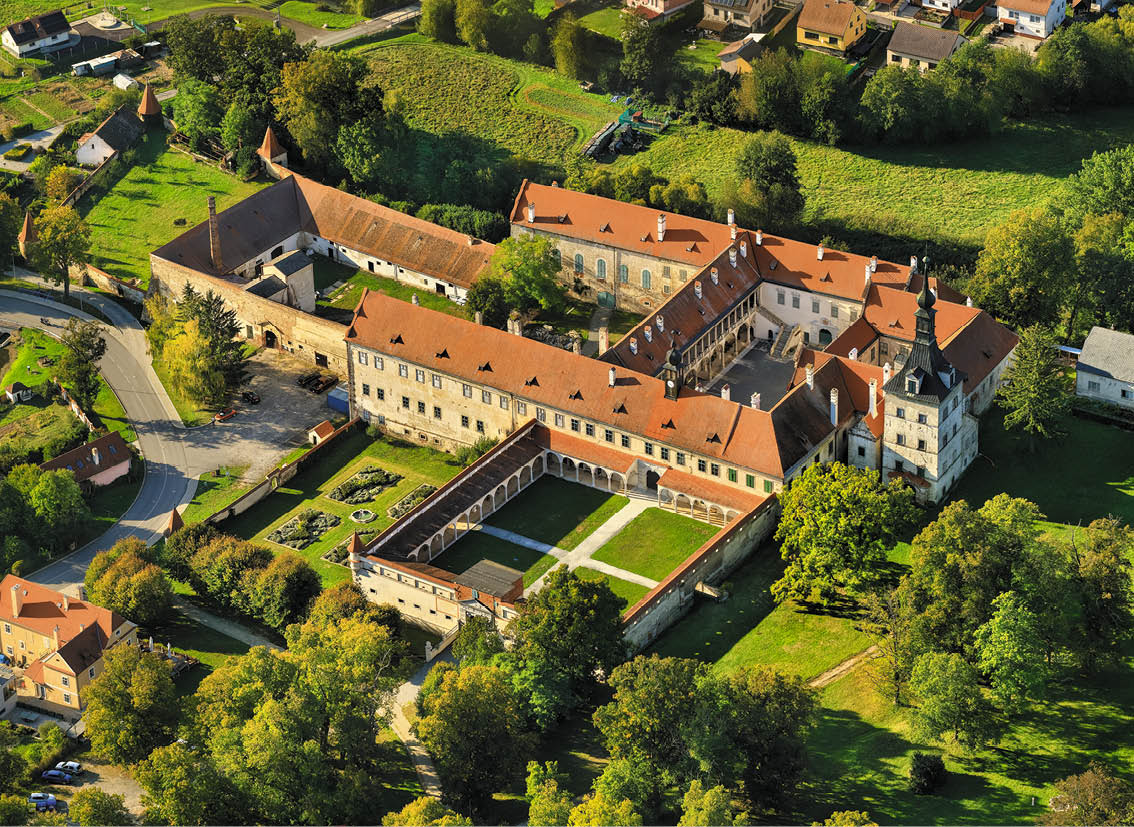 Kniha NP “PAM TKY LETECKY - Libor Sv  ek" - 1. vyd n  2024, Photographer: Libor Svacek; box@fotosvacek.cz; Mobile: +420 602428001