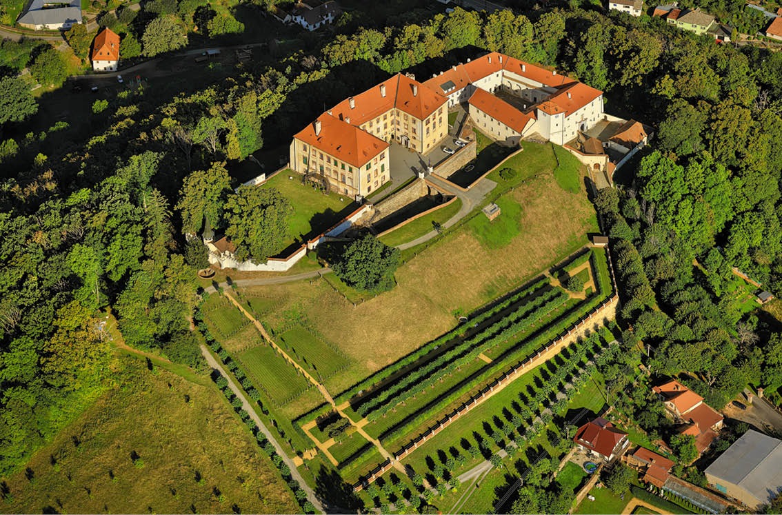 Kniha NP “PAM TKY LETECKY - Libor Sv  ek" - 1. vyd n  2024, Photographer: Libor Svacek; box@fotosvacek.cz; Mobile: +420 602428001