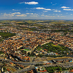 Praha letecky - čtvrť Žižkov s televizním vysílačem, Foto: Archiv Vydavatelství MCU s.r.o.