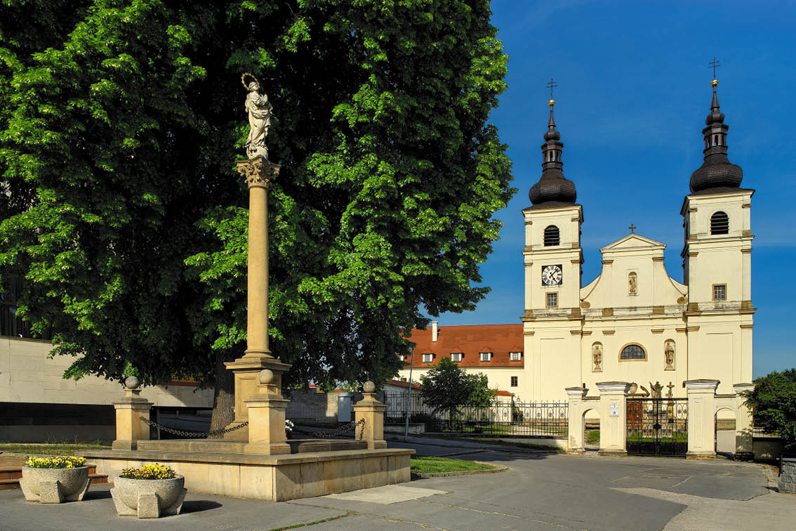 Kniha “Jizni Morava - Libor Svacek" - vydani 1., rok 2011 Photographer: Libor Svacek; box@fotosvacek.cz; Mobile: +420 602428001; 