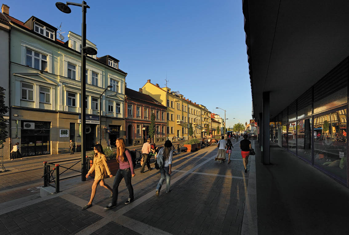 Kniha “CESKE BUDEJOVICE - Libor Svacek" - vydani 1., rok 2012 Photographer: Libor Svacek; box@fotosvacek.cz; Mobile: +420 602428001; 