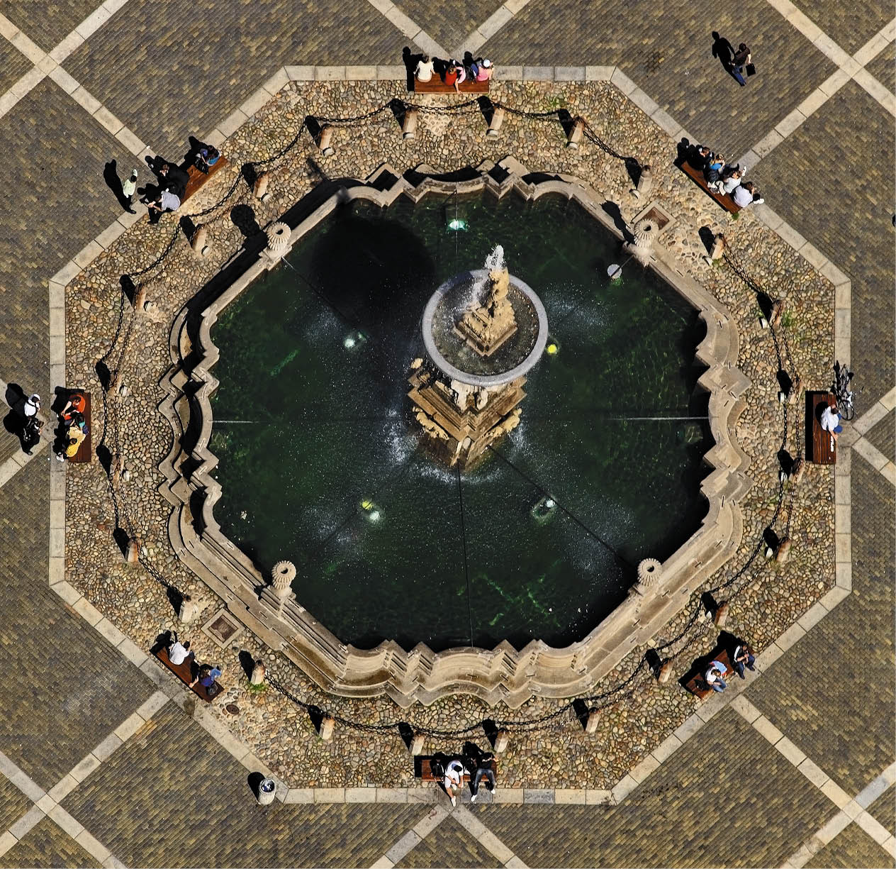 Kniha “CESKE BUDEJOVICE - Libor Svacek" - vydani 1., rok 2012 Photographer: Libor Svacek; box@fotosvacek.cz; Mobile: +420 602428001; 