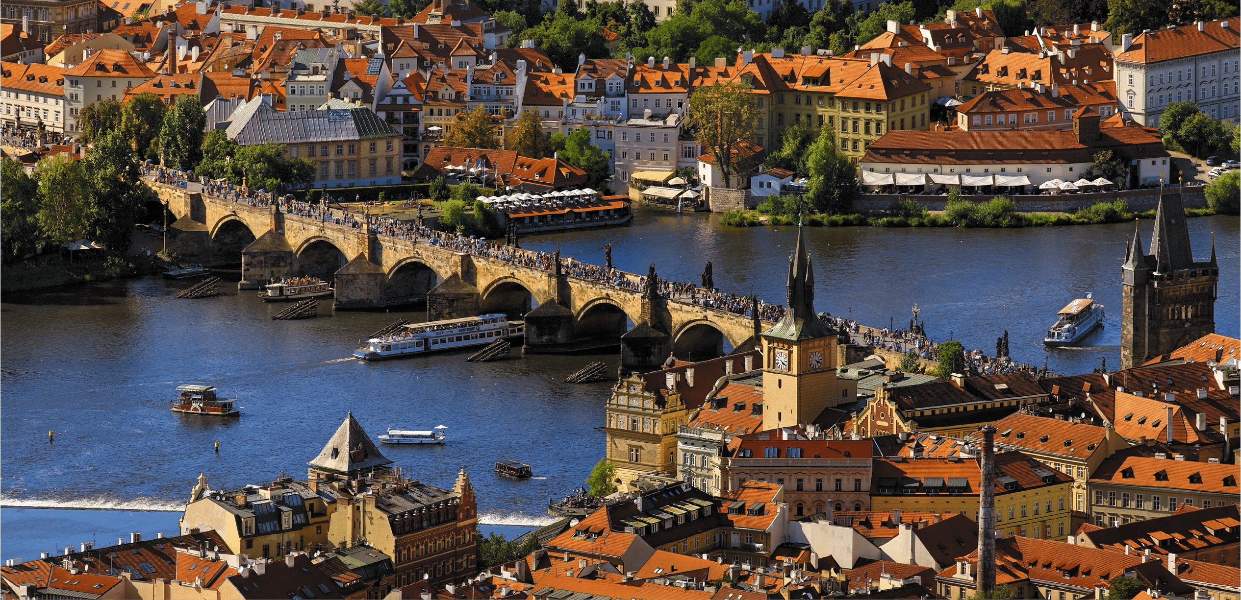 Kniha “PRAHA LETECKA - Libor Sv ek" - vyd n  1., rok 2013 Photographer: Libor Svacek; box@fotosvacek.cz; Mobile: +420 602428001; 