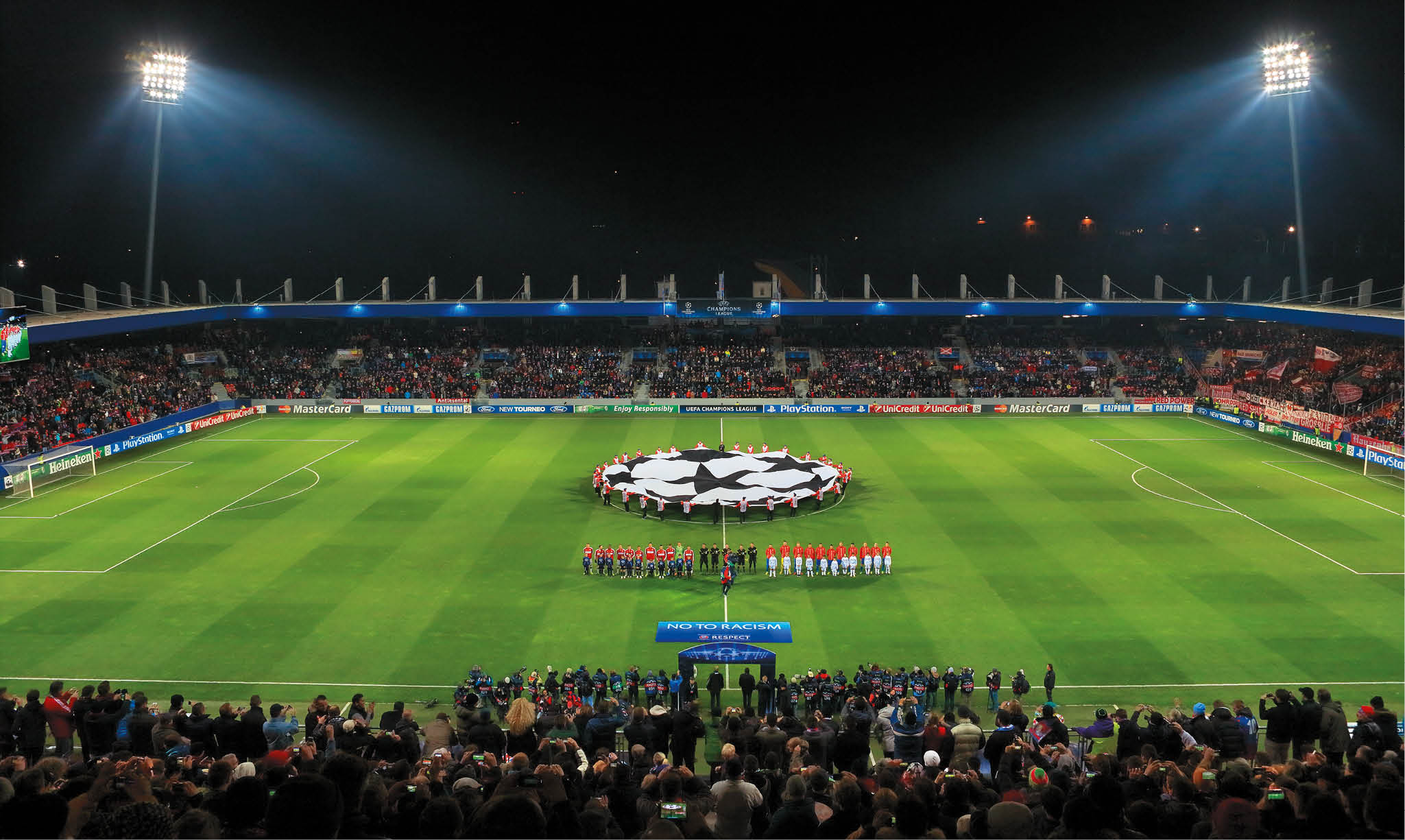 Plze 4.11.2013 Photographer: Libor Svacek; box@fotosvacek.cz; Mobile: +420 602428001; 