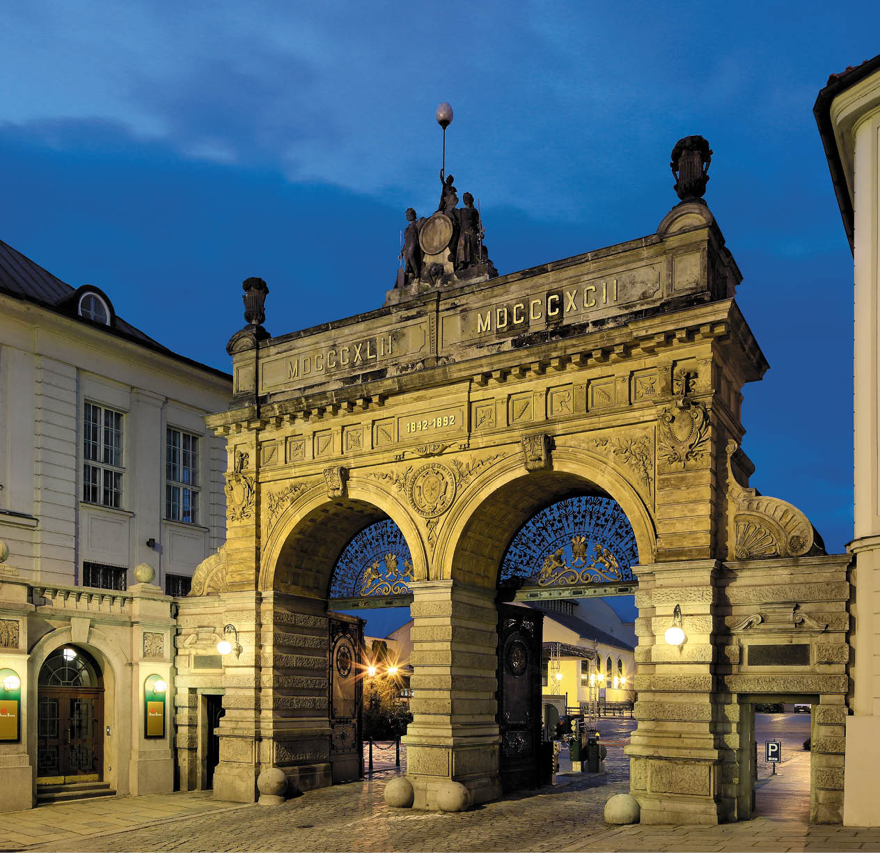 Kniha “PLZE - Libor Sv  ek" - vyd n  1., rok 2014 Photographer: Libor Svacek; box@fotosvacek.cz; Mobile: +420 602428001; 