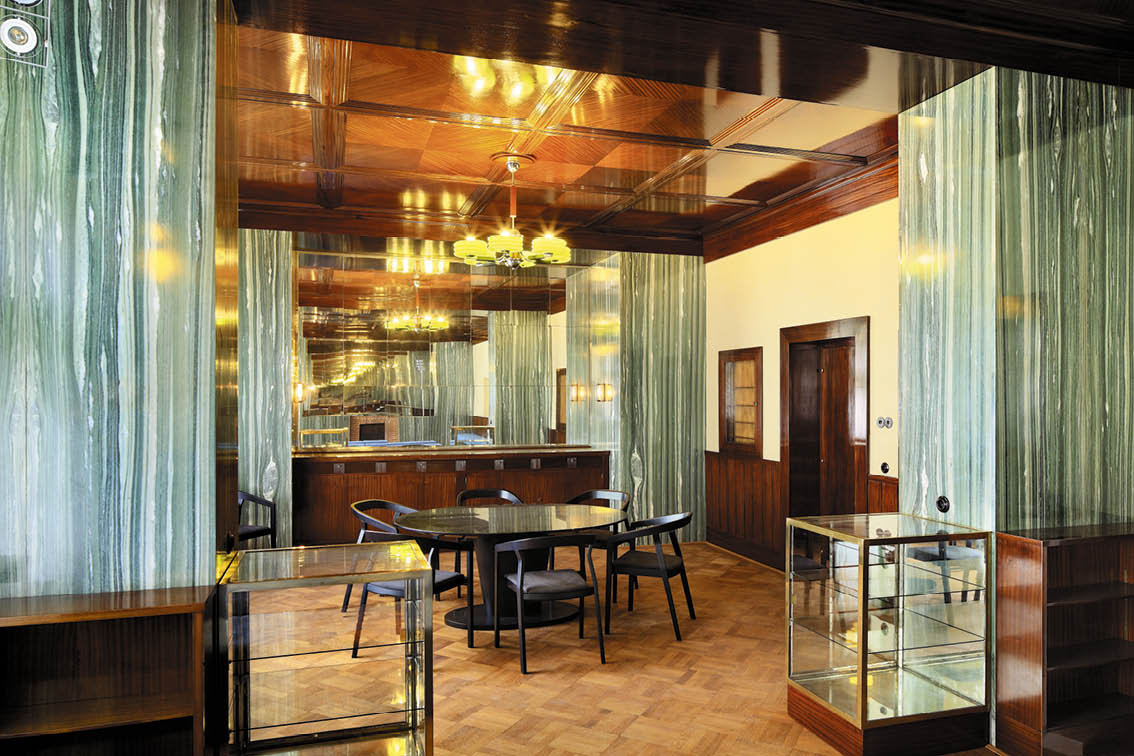 Kniha “PLZE - Libor Sv  ek" - vyd n  1., rok 2014 Photographer: Libor Svacek; box@fotosvacek.cz; Mobile: +420 602428001; 