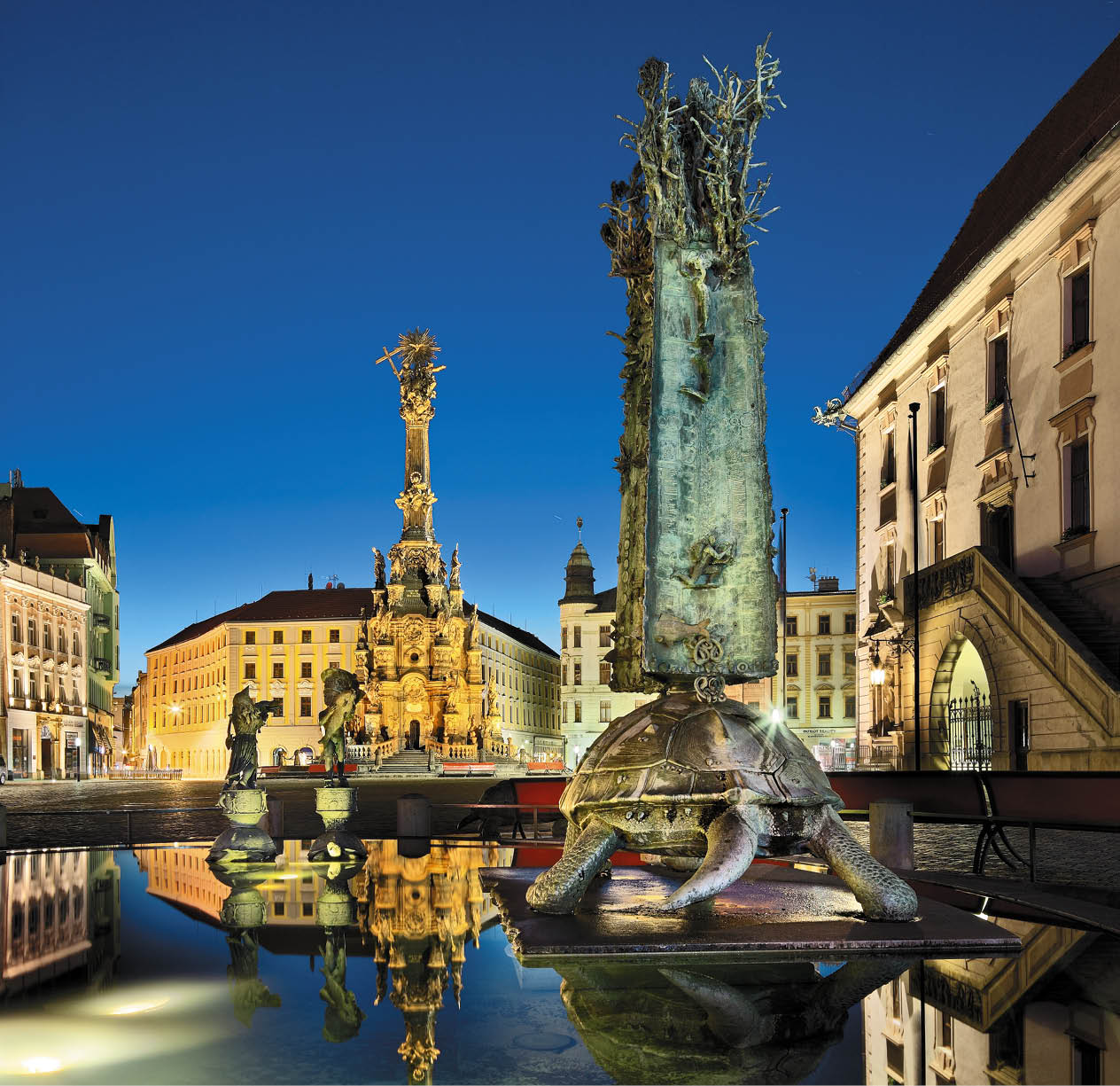 Kniha “OLOMOUC - Libor Sv ek" - vyd n  1., rok 2013 Photographer: Libor Svacek; box@fotosvacek.cz; Mobile: +420 602428001; 