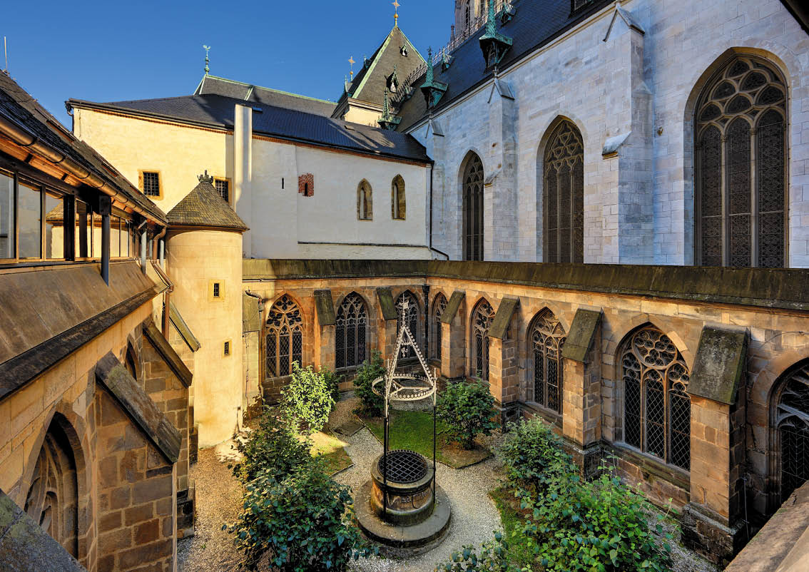 Kniha “OLOMOUC - Libor Sv ek" - vyd n  1., rok 2013 Photographer: Libor Svacek; box@fotosvacek.cz; Mobile: +420 602428001; 