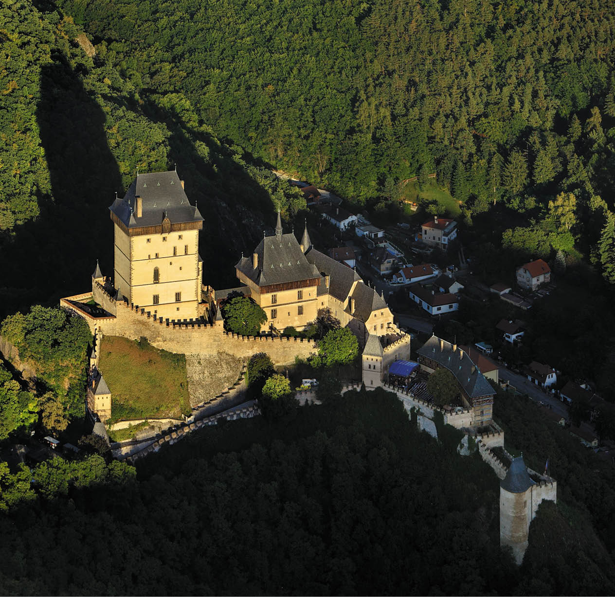 Kniha “ ESK REPUBLIKA LETECK  - Libor Sv  ek" - vyd n  1., rok 2014 Photographer: Libor Svacek; box@fotosvacek.cz; Mobile: +420 602428001; 