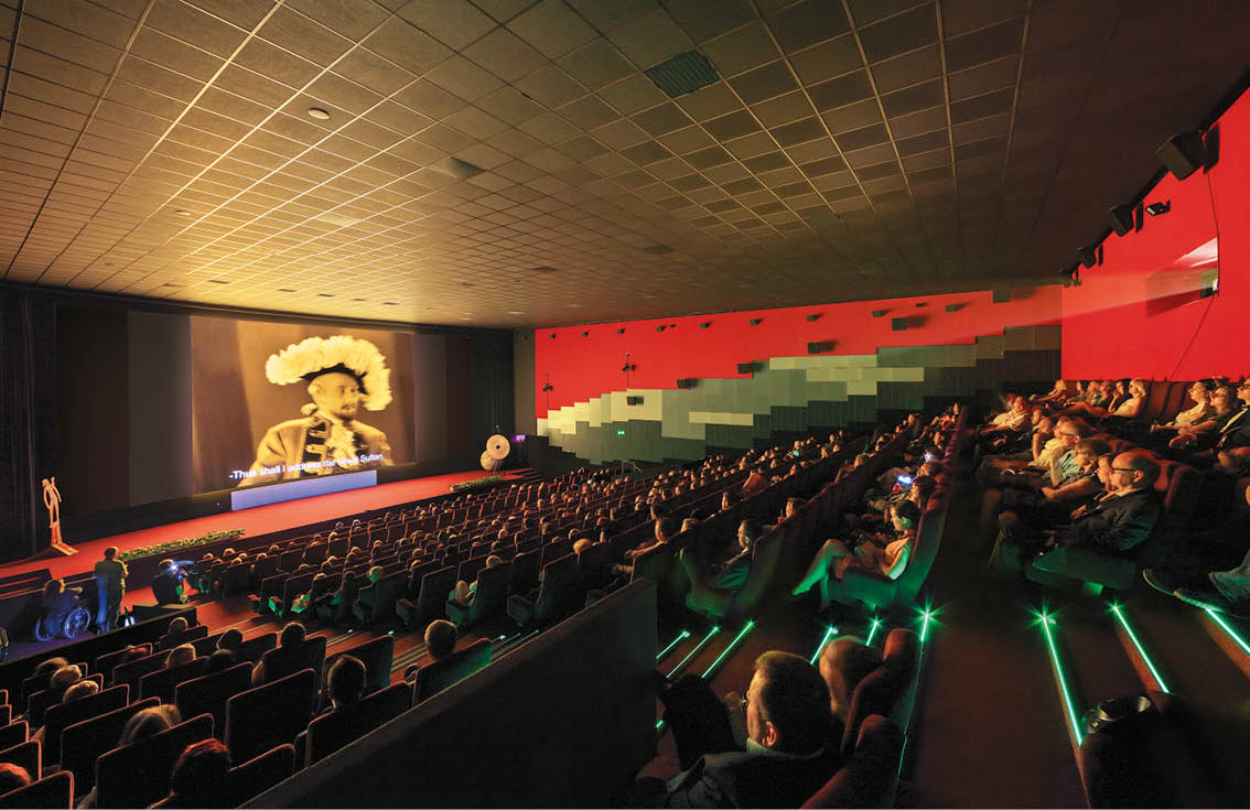 Kniha “Zl n - Libor Sv ek" - 1. vyd n  rok 2016 Photographer: Libor Svacek; box@fotosvacek.cz; Mobile: +420 602428001; 