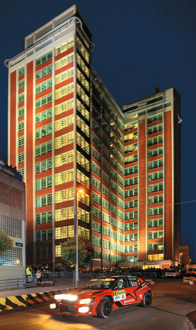 Kniha “Zl n - Libor Sv ek" - 1. vyd n  rok 2016 Photographer: Libor Svacek; box@fotosvacek.cz; Mobile: +420 602428001; 