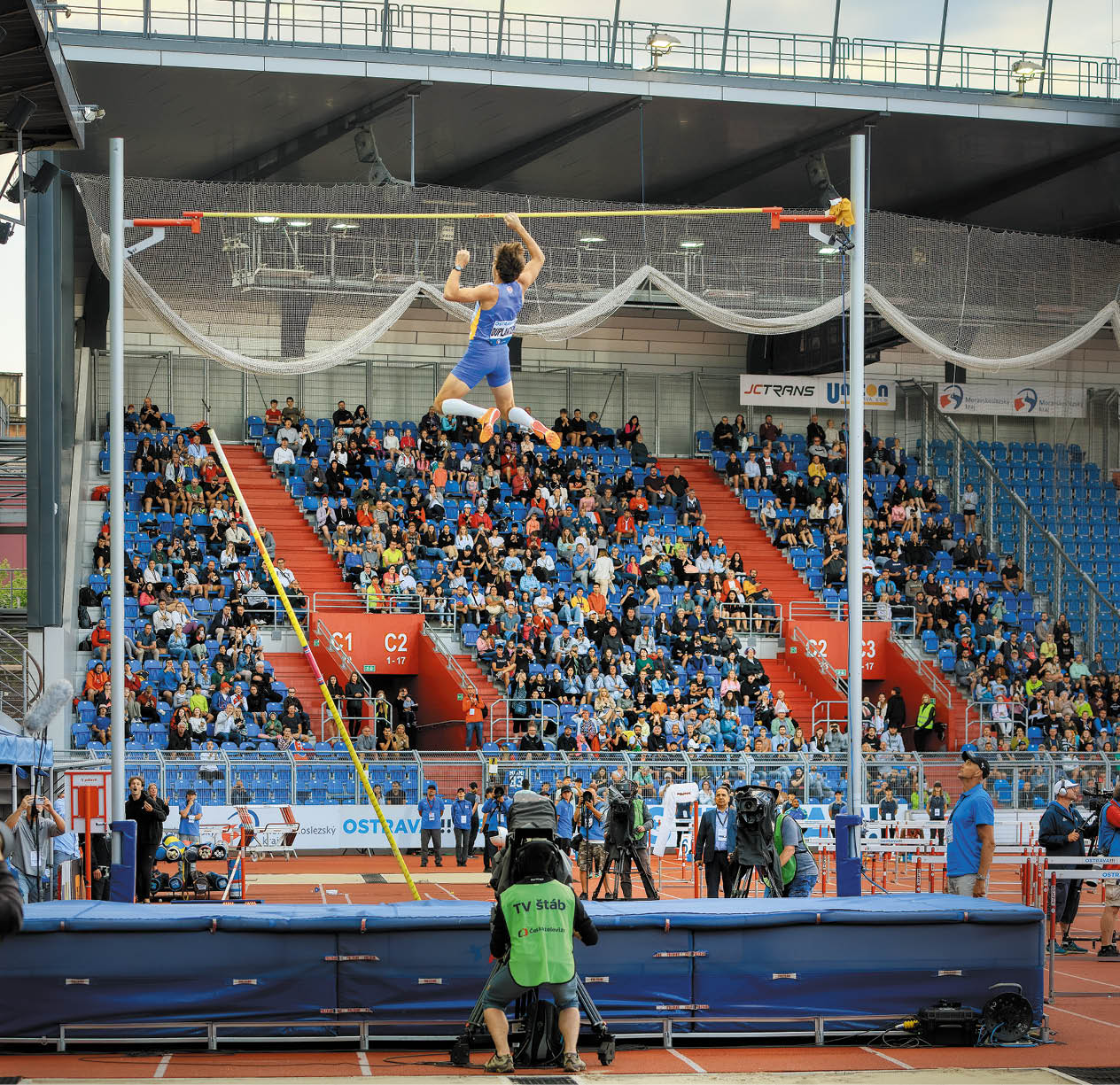 Kniha “OSTRAVA - Libor Sv ek" - 1. vyd n  2024 Photographer: Libor Svacek; box@fotosvacek.cz; Mobile: +420 602428001; 