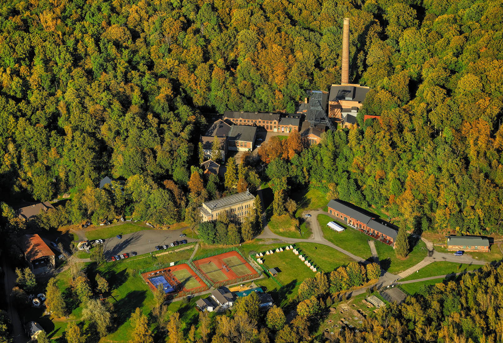 Kniha “OSTRAVA - Libor Sv ek" - 1. vyd n  2024 Photographer: Libor Svacek; box@fotosvacek.cz; Mobile: +420 602428001; 