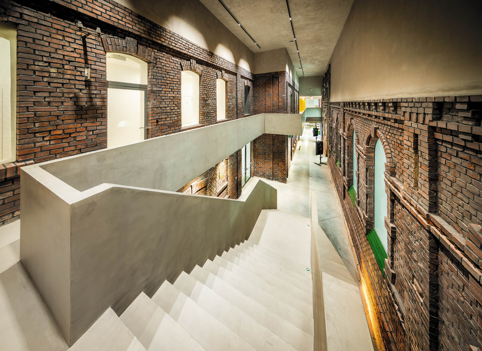 Kniha “OSTRAVA - Libor Sv ek" - 1. vyd n  2024 Photographer: Libor Svacek; box@fotosvacek.cz; Mobile: +420 602428001; 