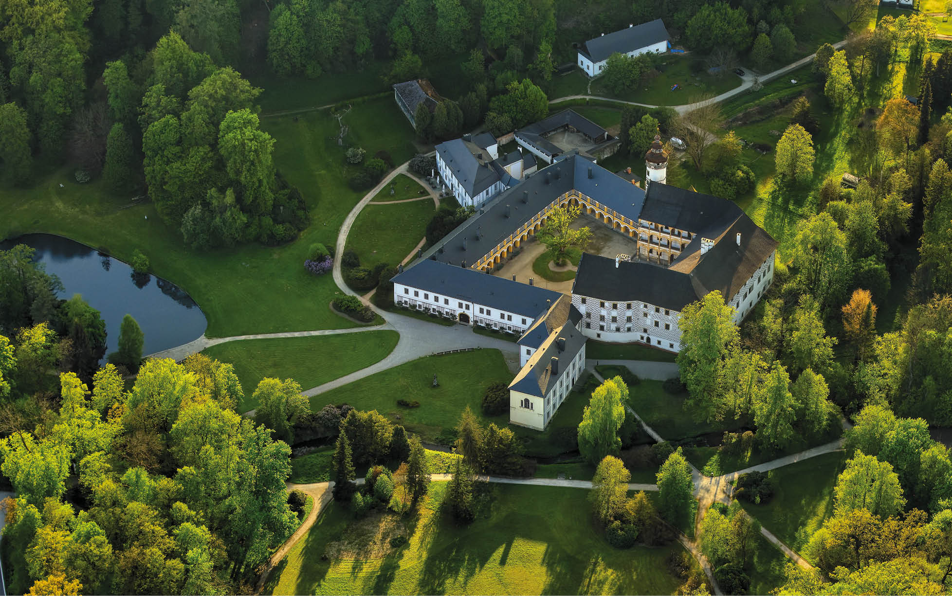 Kniha NP “PAM TKY LETECKY - Libor Sv  ek" - 1. vyd n  2024, Photographer: Libor Svacek; box@fotosvacek.cz; Mobile: +420 602428001